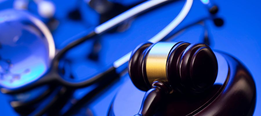 Świadoma zgoda pacjenta &ndash; klucz do bezpieczeństwa prawnego